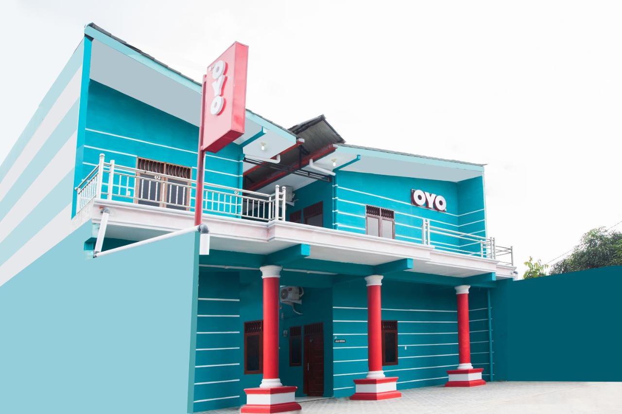Oyo 1978 Pondok Indah Residence Medan Exteriör bild