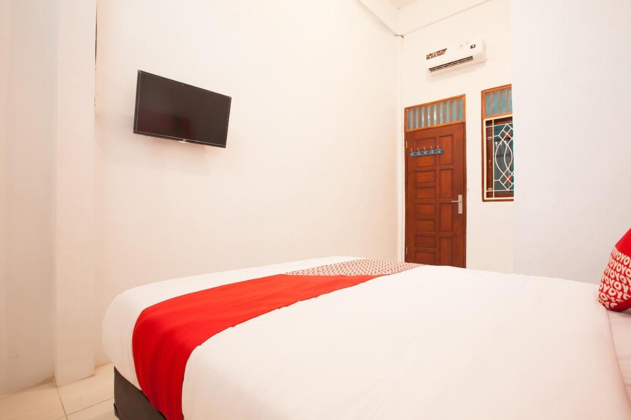Oyo 1978 Pondok Indah Residence Medan Exteriör bild